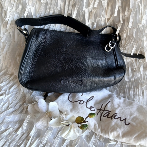 Cole Haan Handbags - Cole Haan Black Leather Shoulder Bag